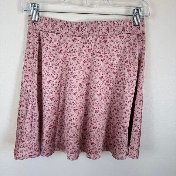 Y2K Hollister Pink Small floral satin Mini skirt lined Fairy - Picture 2 of 7
